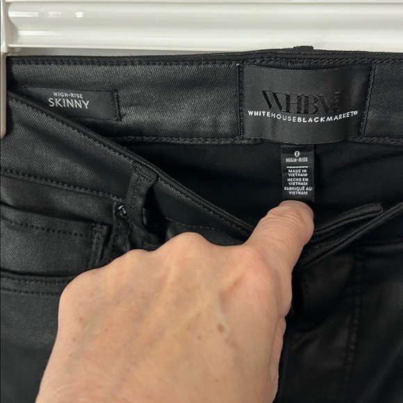 White House Black Market High-Rise Skinny Coated Black Jeans Size 0 NWOT - Picture 2 of 3